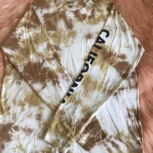 Pink Victoria’s Secret women long sleeves shirt.